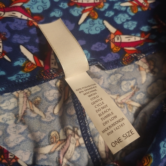 LuLaRoe Gently worn super soft airplane leggings - Picture 4 of 5